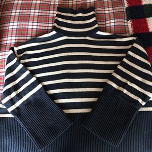 Gap 24/7 split hem turtleneck sweater, womens Large.